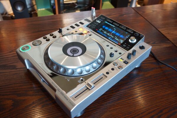 CDJ-2000nexus Platinum Edition