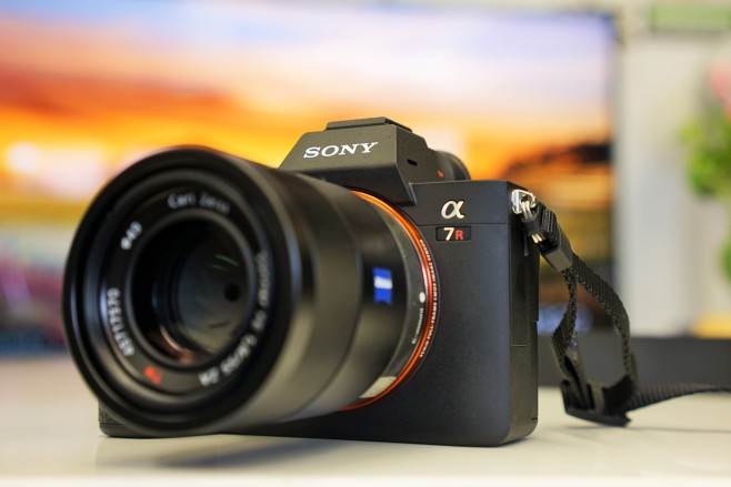 SONYの最新の高性能フルサイズ・ミラーレスカメラ α７RⅢが入荷いたし ...